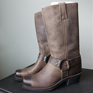 NWT Frye Harness 12R Leather Boots in Smoke 🌬🍂